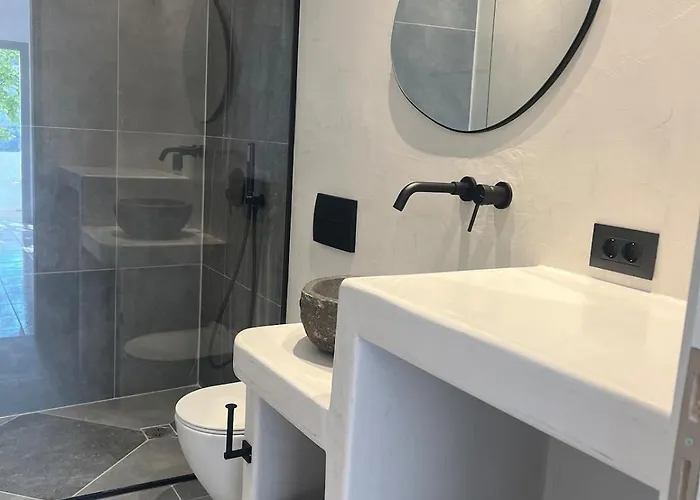 Lemon Garden Chora (Ios)