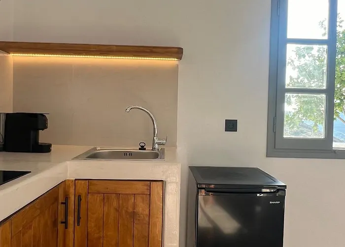 Lemon Garden * Chora (Ios)