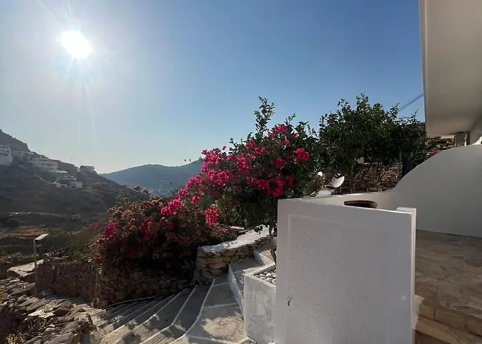 Lemon Garden Chora (Ios)