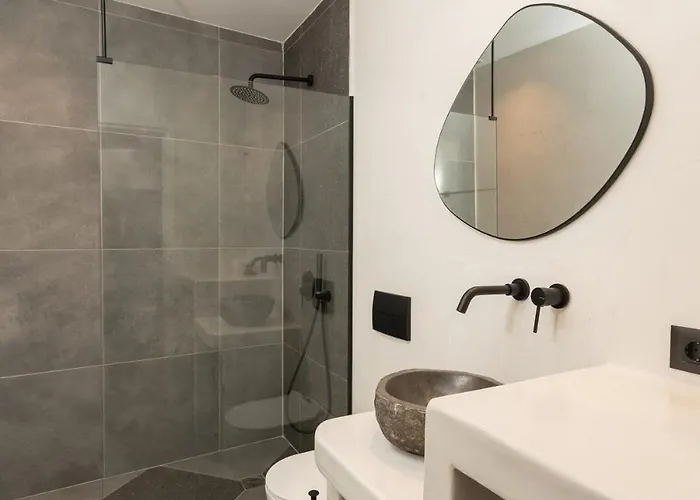 Lemon Garden * Chora (Ios)